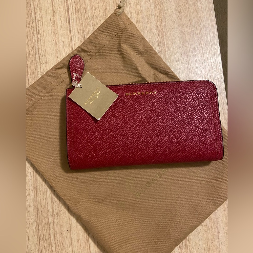 Burberry soft calf skin wallet